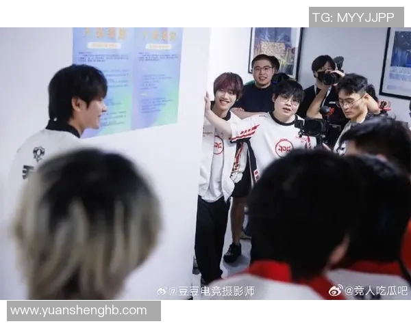 电竞新闻王者荣耀热议JDG团队协作争议引发玩家热烈讨论与反思